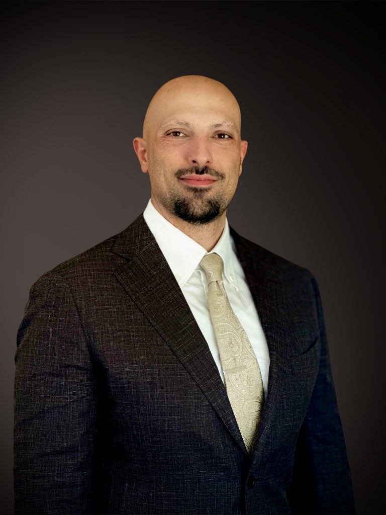 Erik Manukyan — Associate